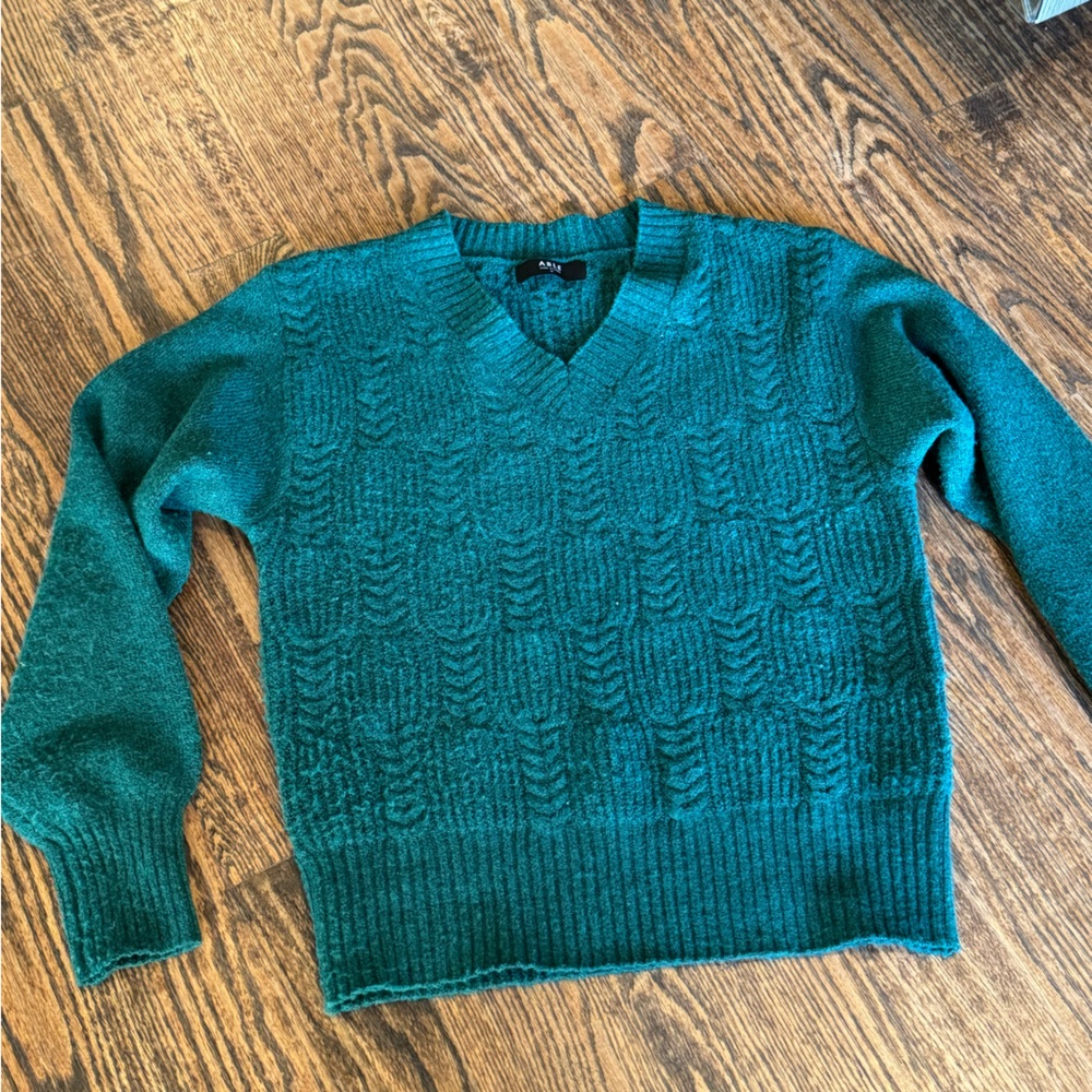Sweater - Picture 5 of 11